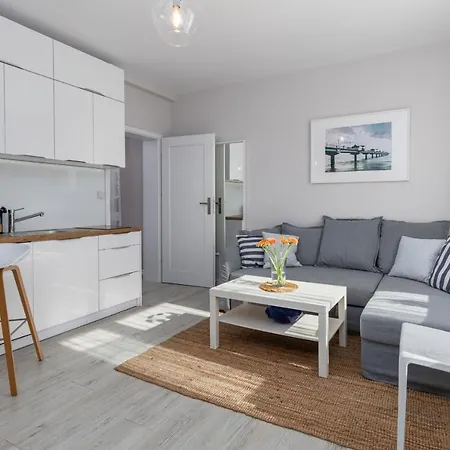 Apartament Seaside With Parking - Dąbrówki