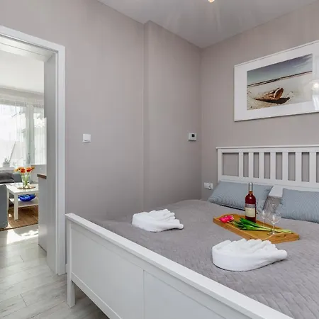 Seaside With Parking - Dąbrówki Apartament