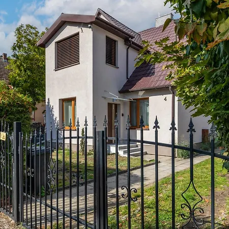 Seaside With Parking - Dąbrówki Międzyzdroje